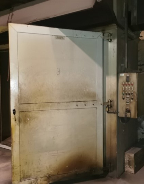 Furnace for drying cores